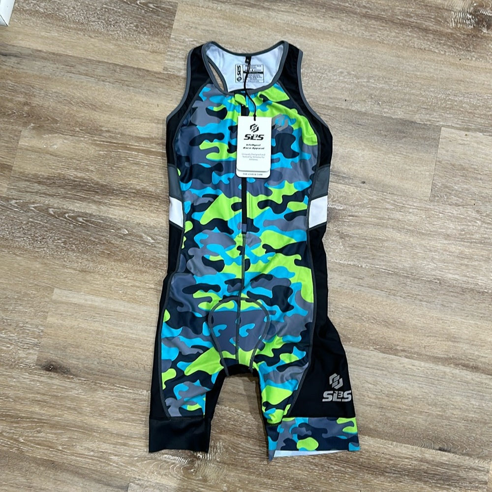 Not new, wore once,  sls3 women’s FX tri race suit medium. Black/tropical camo